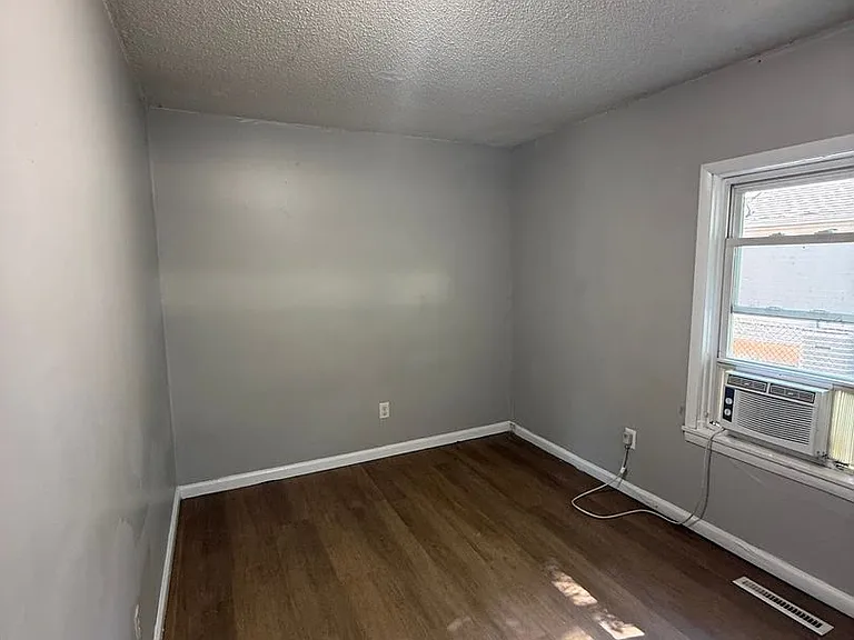 805 E Garfield St — Photo 6