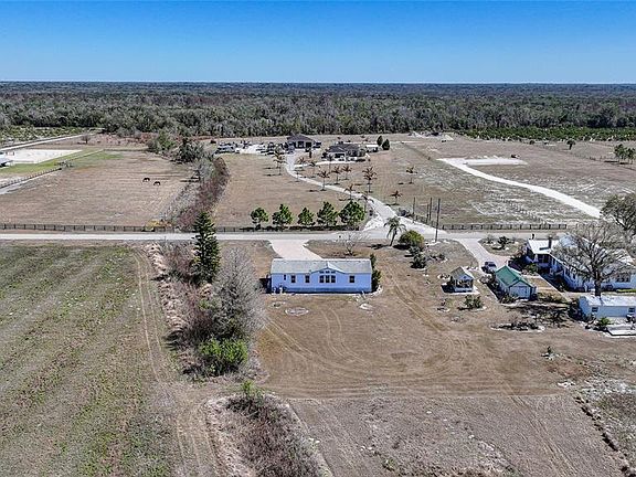 3rd image of 2431 SW Brewer Ave