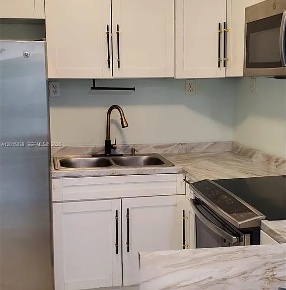 1430 NE 175th St — Photo 7