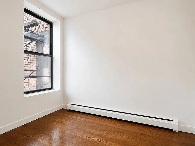386 Manhattan Ave #14A — Photo 2