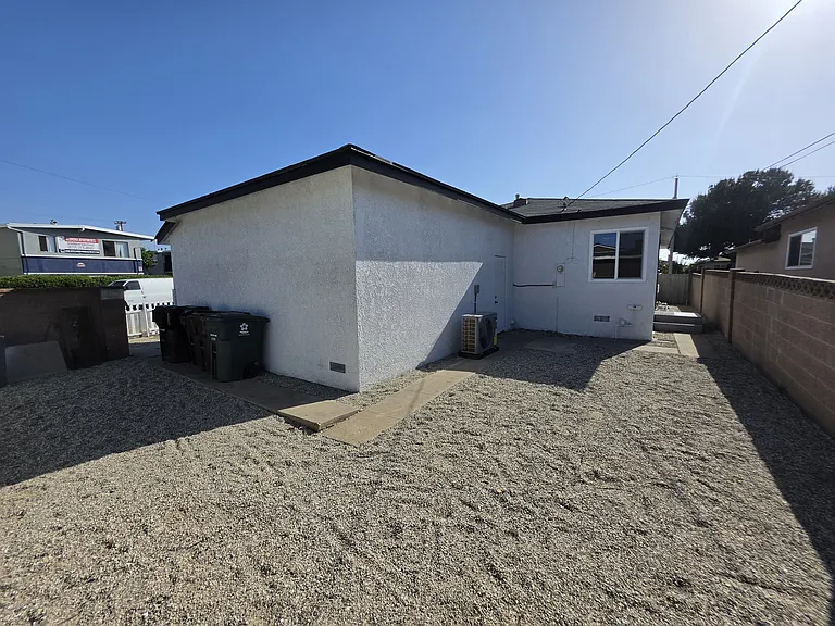 718 S Barclay Ave — Photo 14