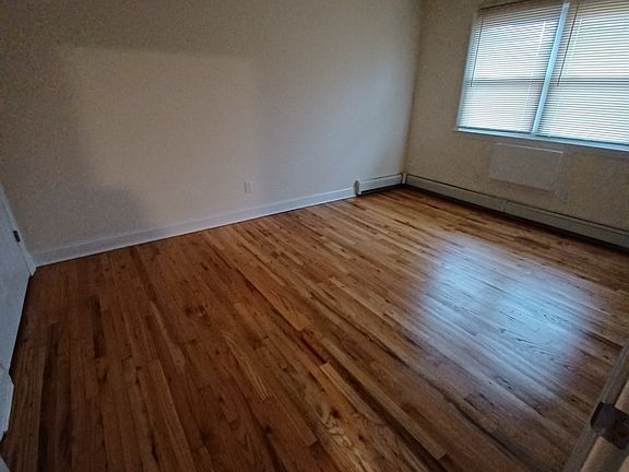 5th image of 4621 Heckman St #125