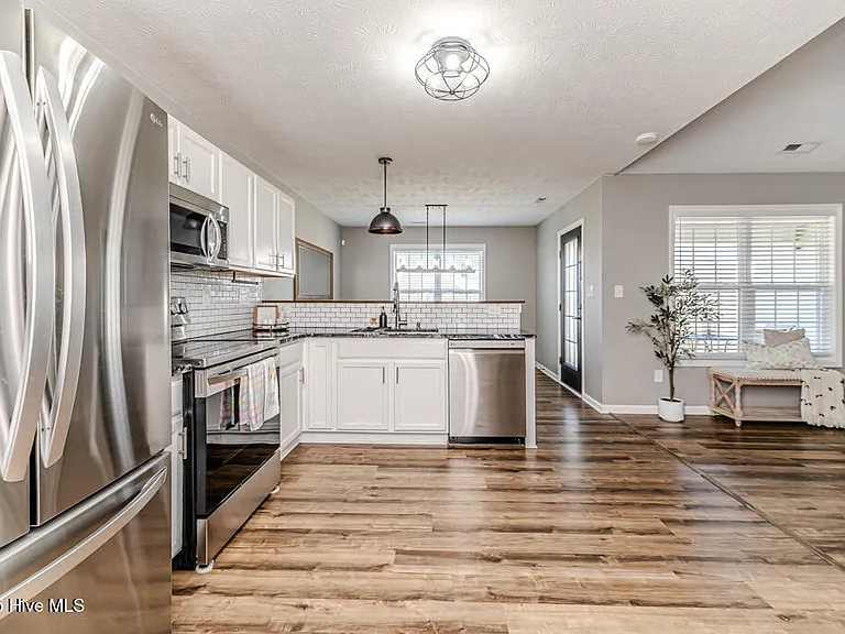 224 Roanoke Dr — Photo 19