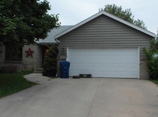835 Saint Johns Ct, Crete, NE 68333
