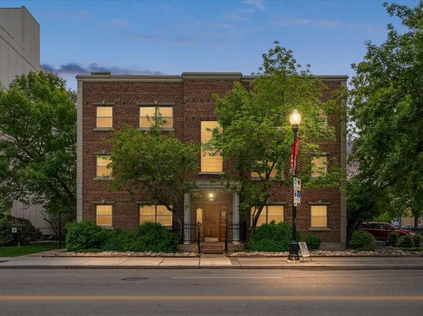 1125 N 17th Ave SW #9, Calgary, AB T2T 0B5