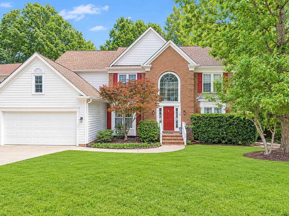 1st image of 104 Strathburgh Ln