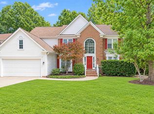 104 Strathburgh Ln, Cary, NC 27518