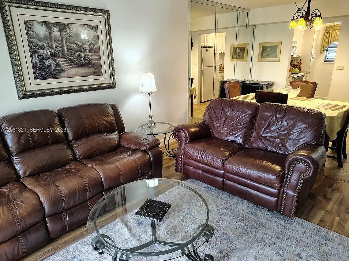 Le Cartier Condo — Photo 3
