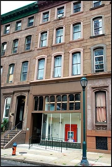 1st image of 2027 Walnut St APT 2R