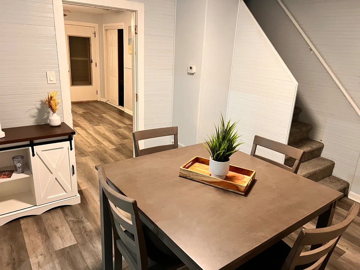 Studio, 700 sqft, $1,450 — Photo 2
