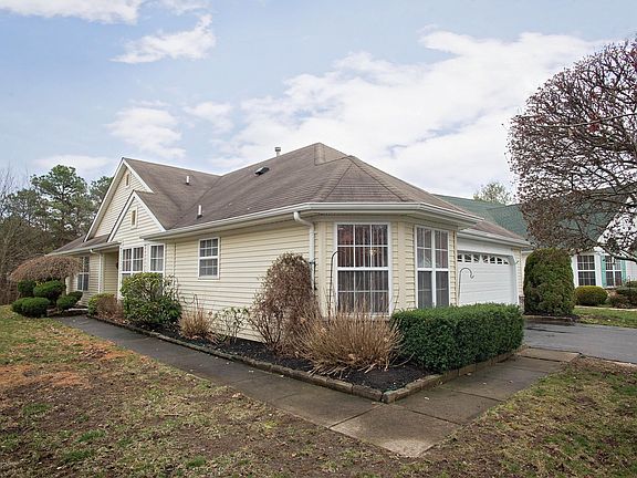 3rd image of 3417 Vicari Ave