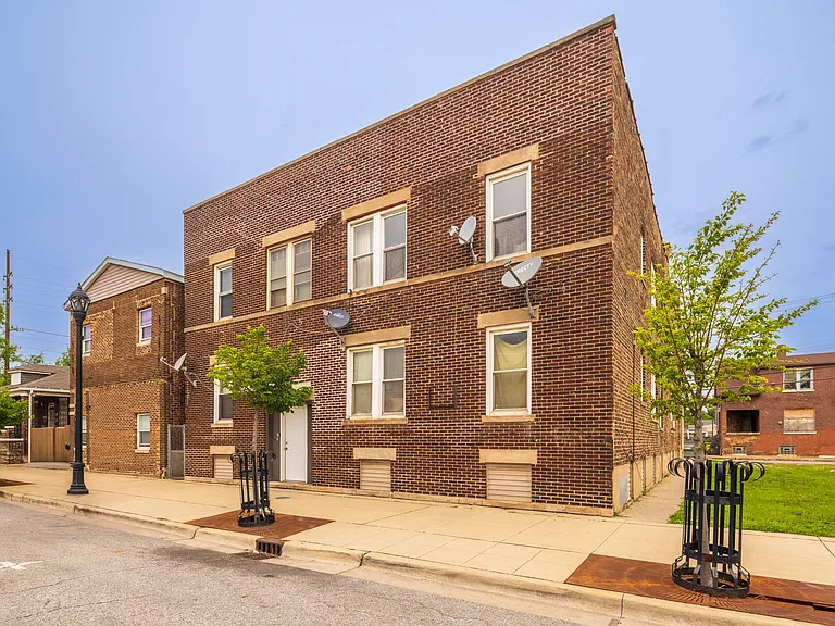 1612 Broadway St #4 — Photo 2