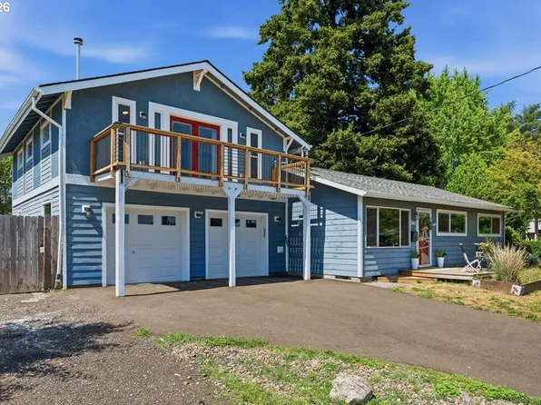 340 E Gloucester St, Gladstone, OR 97027