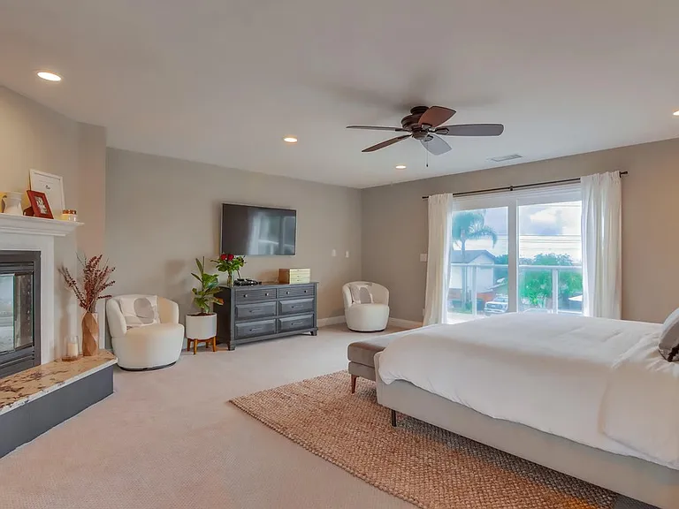 1705 Freda Ln — Photo 2