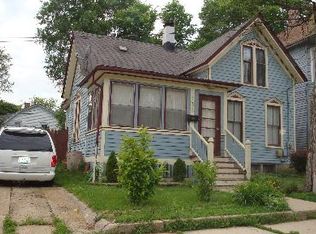 132 Hinsdell Pl, Elgin, IL