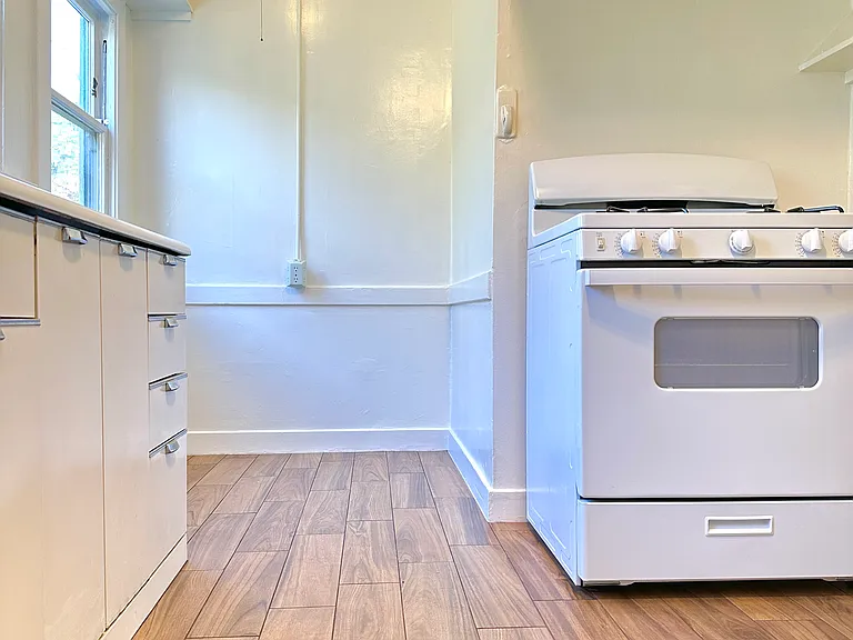 1138 N Gardner St #1138 — Photo 9
