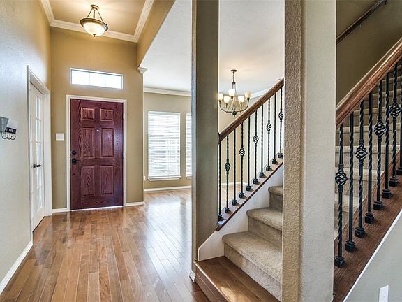 3rd image of 5630 Lincolnwood Dr