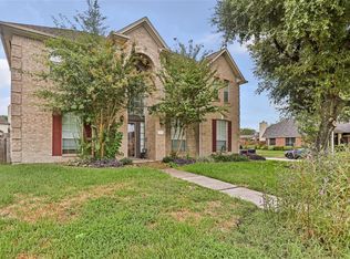 1831 Country Club Cove Dr, Baytown, TX 77521