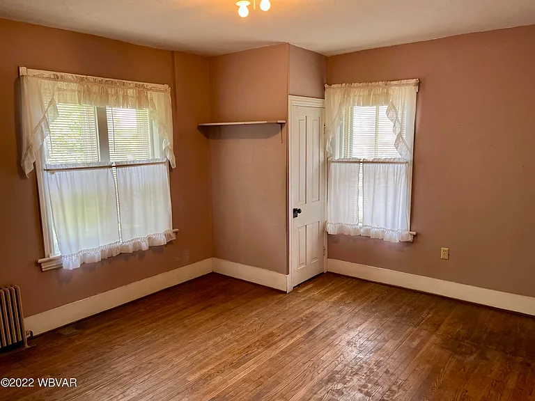336 Hastings St — Photo 13