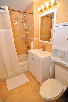 Sold by Momentum Real Estate LLC | media 10