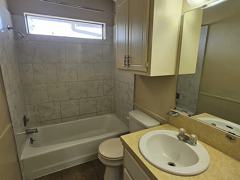 2629 SW H Ave #A — Photo 9