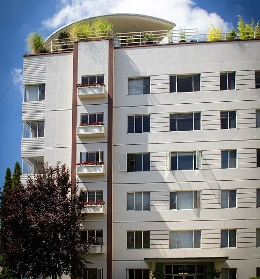 Eugene Manor Apartments — Photo 29