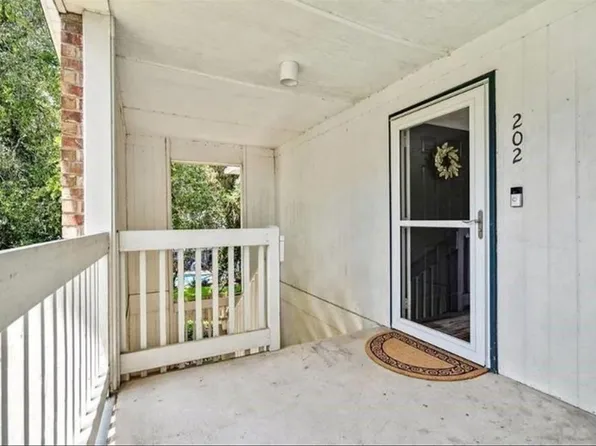 6050 Grelot Rd APT 202, Mobile, AL 36609