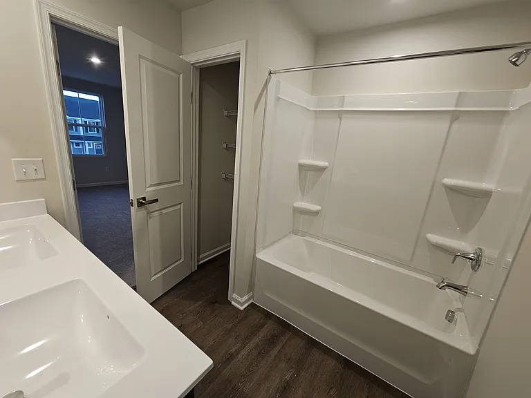 2032 Lewis Creek Cir NE — Photo 26