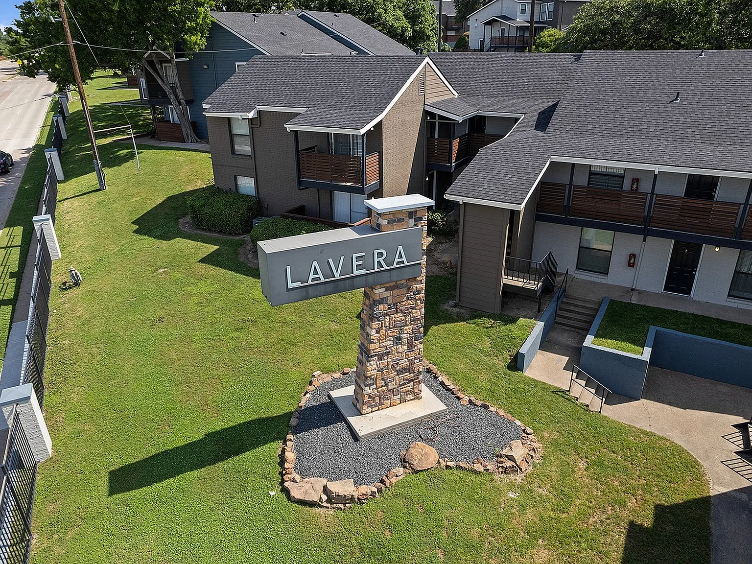 Lavera at Lake Highlands — Photo 2