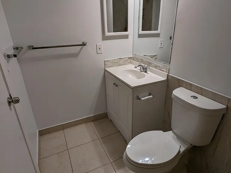 711 Sunny Pine Way #B1 — Photo 23