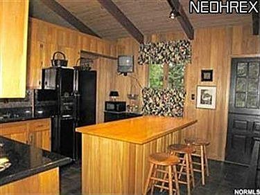 4th image of 8247 Valley Dr