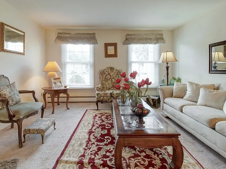 Beechwood Manor Apartments — Photo 18