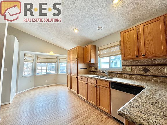 3rd image of 12529 Elm Ln