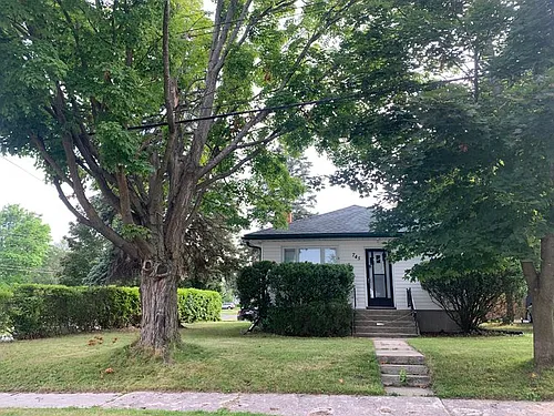 745 Downie St Photo 1