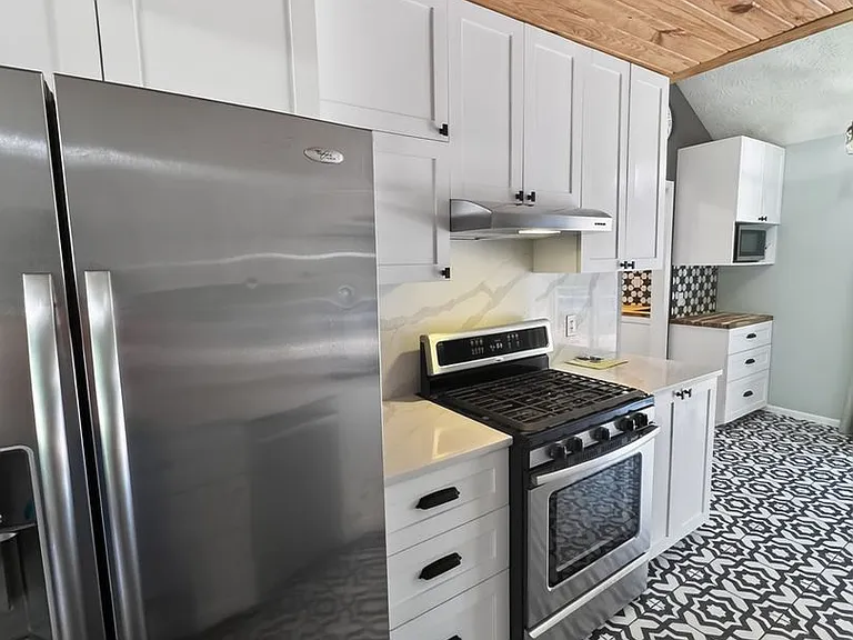 454 Floyd Cir — Photo 8