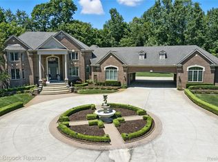 14859 Timberwoods Ct, Washington, MI 48094