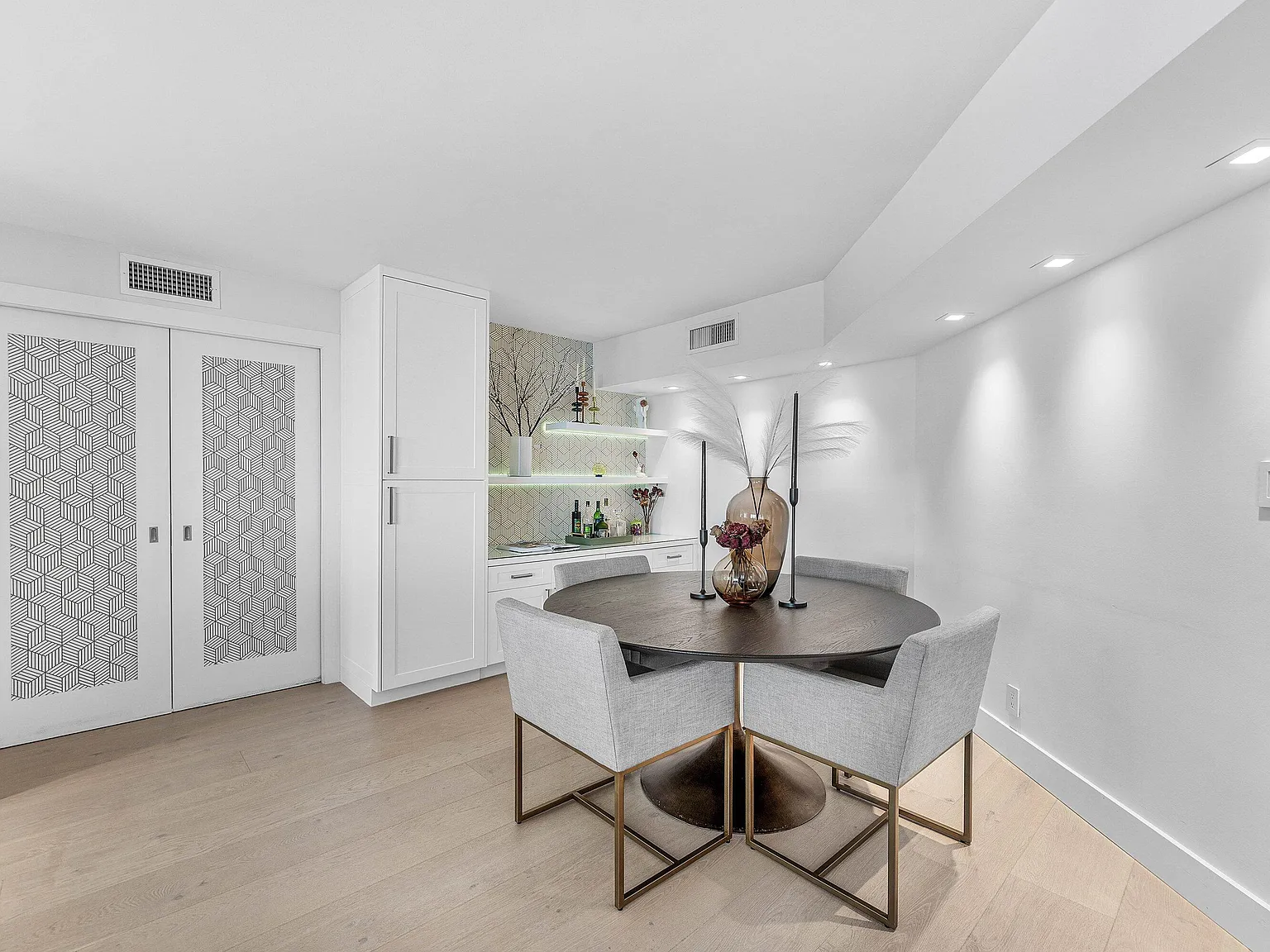 2 bed, 2.0 bath, 1446 sqft, $11,000 — Photo 4