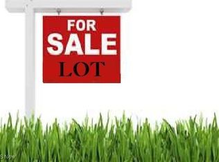 Rochester Dr, Lake Milton, OH 44429