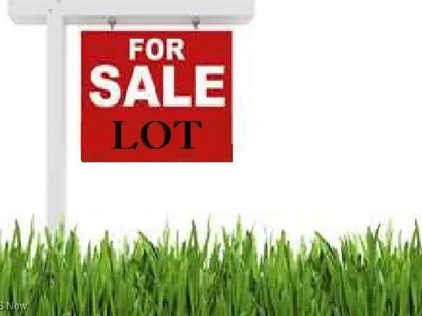 Rochester Dr, Lake Milton, OH 44429