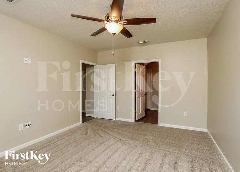 1125 Newton Cir — Photo 7