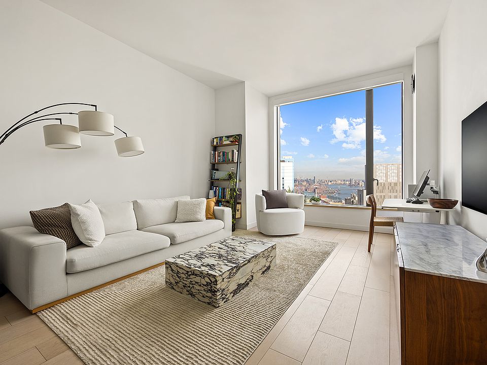 1st image of 11 Hoyt St APT 52B