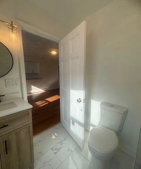 416-418 Admiral St #3 — Photo 3