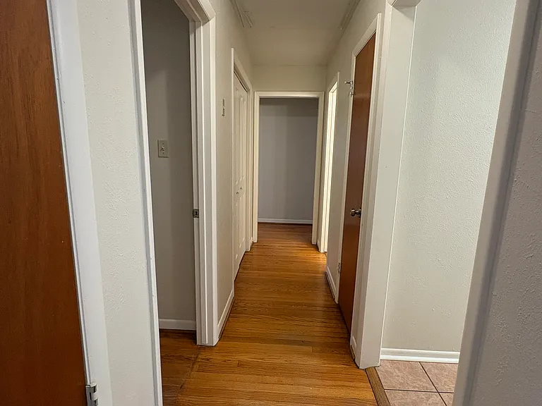 588 Rea Ave — Photo 9
