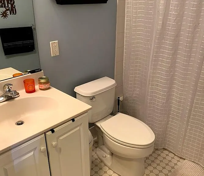 Hallway Bathroom #2