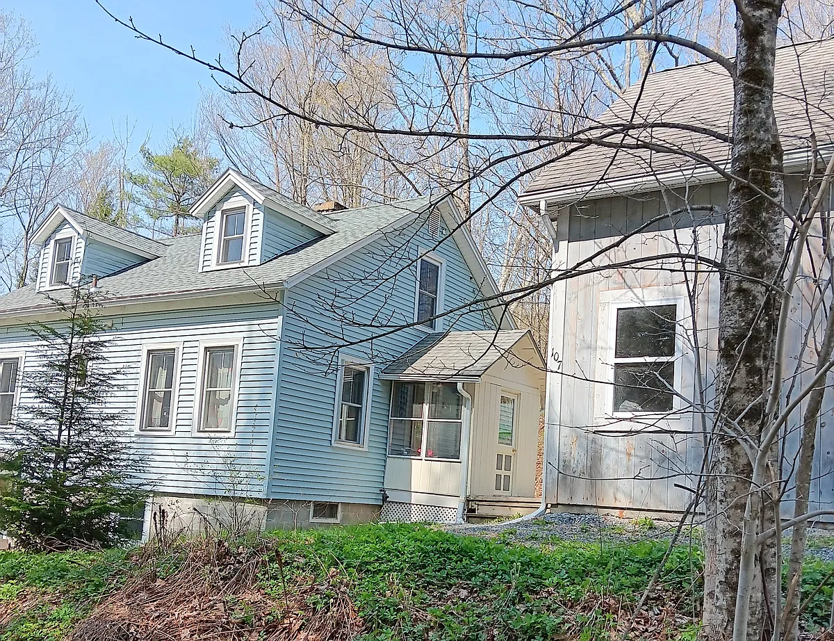 Building Photo - Blackberry Hill Rd