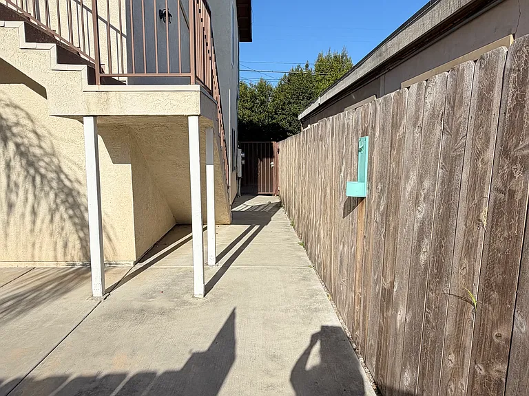 4565 Cherokee Ave #B — Photo 5