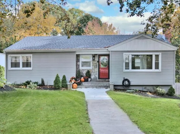 5 Pepperidge Road, Trumbull, CT 06611