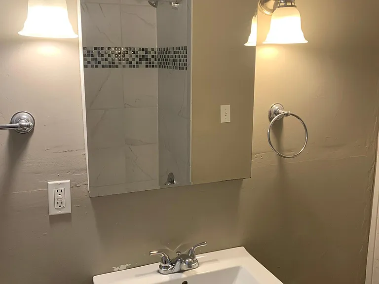 1212 Woodland Dr #2 — Photo 6