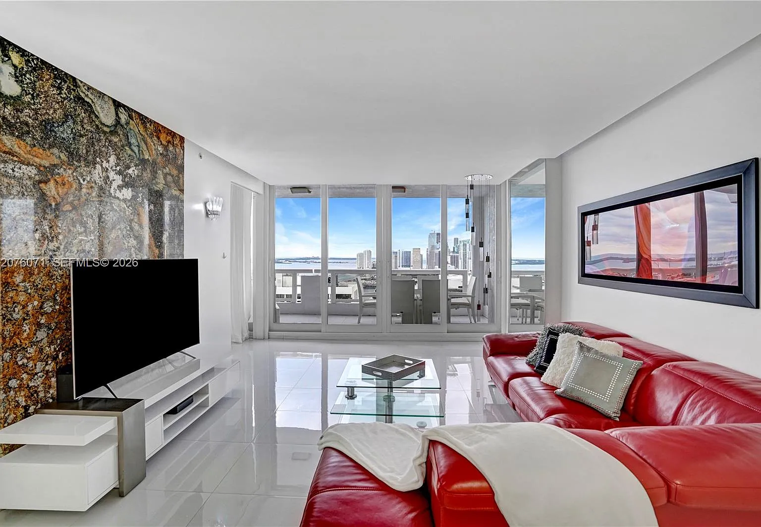 Venetia Condo — Photo 3