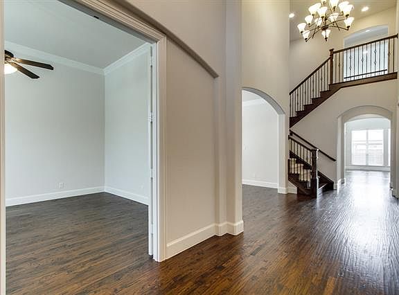 4th image of 7013 Mitchell Ct